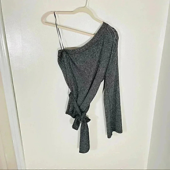 NWT Eleven Six Nova One-Shoulder Alpaca Blend Sweater in Graphite Grey Melange - Picture 2 of 6
